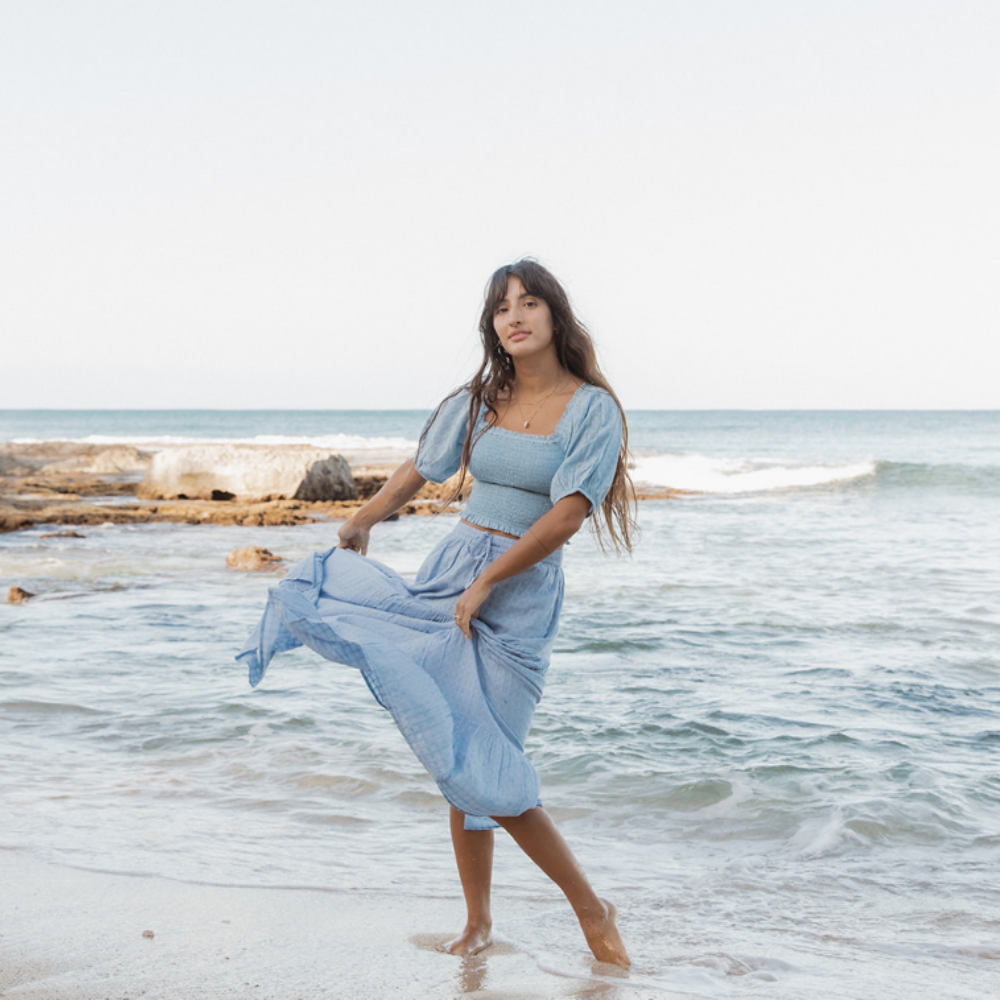 What is Coastal Chic Style and How to Wear It for Summer